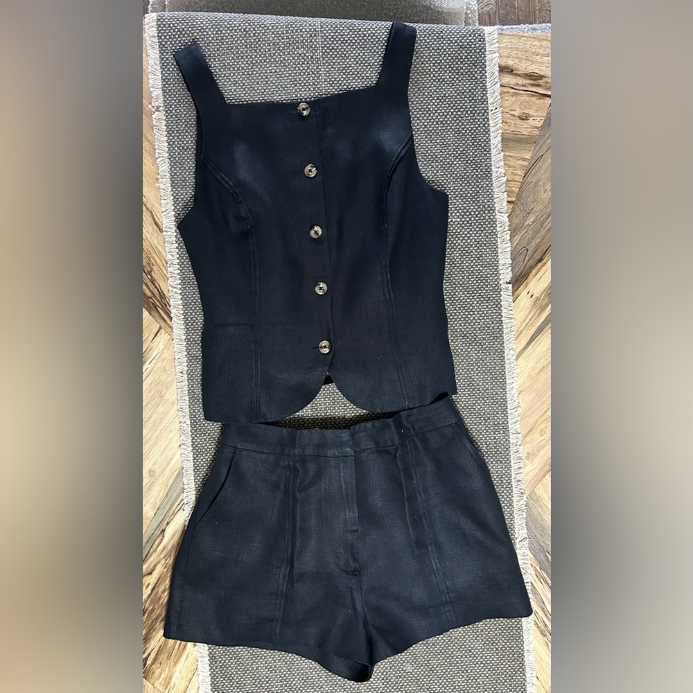 Reformation Emily Linen 
Two piece In Black - Picture 9 of 10